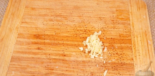 Фото приготовления рецепта: Кускус с помидорами и оливками - шаг №6