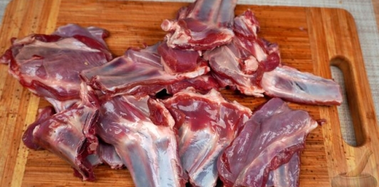 Фото приготовления рецепта: Кузу мутанджана - баранина с миндалем и сухофруктами - шаг №7