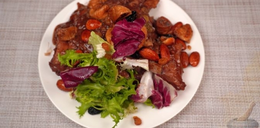 Фото приготовления рецепта: Кузу мутанджана - баранина с миндалем и сухофруктами - шаг №19