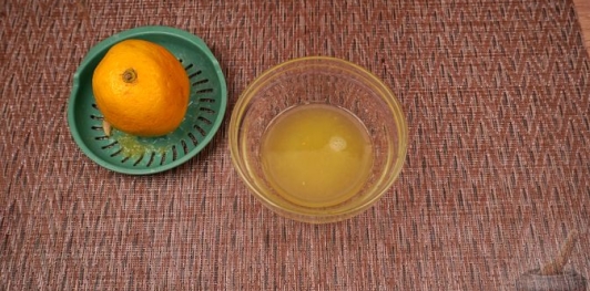 Фото приготовления рецепта: Лабне с печеным молодым чесноком и зеленью - шаг №7