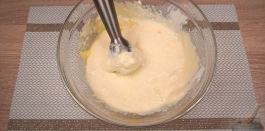 Фото приготовления рецепта: Ленивый сырный хачапури на сковороде - шаг №4