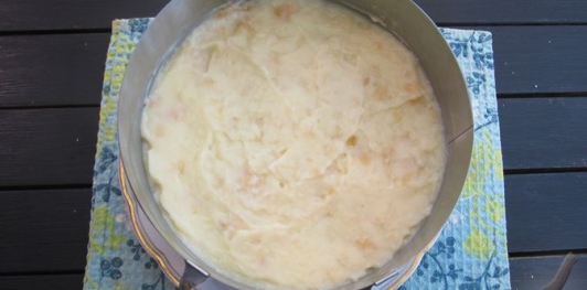 Фото приготовления рецепта: Ленивый торт "Наполеон" из слоёного теста - шаг №18