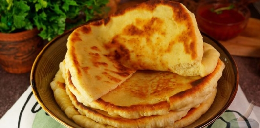 Фото приготовления рецепта: Лепешки на пиве (на сковороде) - шаг №13