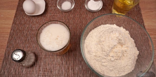 Фото приготовления рецепта: Лепешки на пиве (на сковороде) - шаг №1