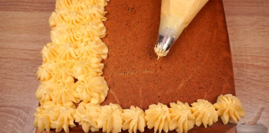 Фото приготовления рецепта: Маковый торт c масляно-заварным кремом - шаг №20