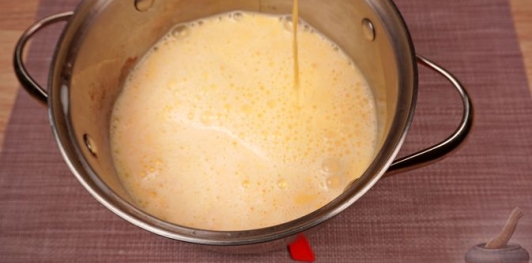 Фото приготовления рецепта: Маковый торт c масляно-заварным кремом - шаг №14