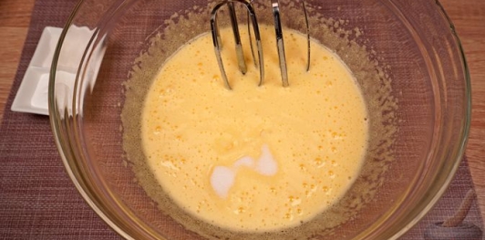 Фото приготовления рецепта: Маковый торт c масляно-заварным кремом - шаг №4