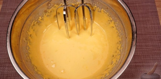 Фото приготовления рецепта: Маковый торт c масляно-заварным кремом - шаг №13