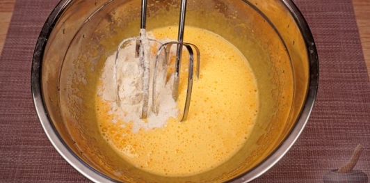 Фото приготовления рецепта: Маковый торт c масляно-заварным кремом - шаг №12