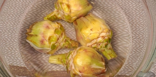 Фото приготовления рецепта: Маринованные артишоки - шаг №4