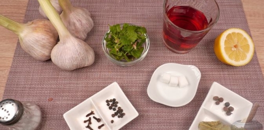 Фото приготовления рецепта: Маринованный молодой чеснок - шаг №1