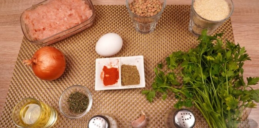 Фото приготовления рецепта: Мясные котлеты с зелёной чечевицей - шаг №1