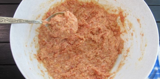 Фото приготовления рецепта: Мясные оладьи на кефире - шаг №11