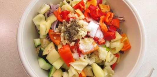 Фото приготовления рецепта: Овощи, запечённые с сыром - шаг №8