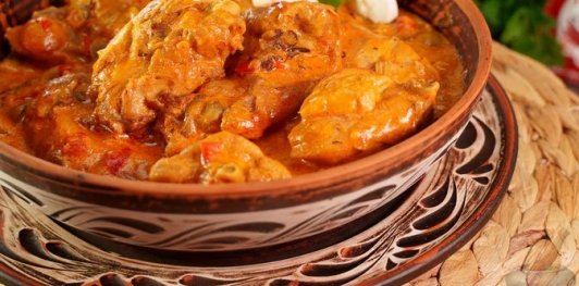 Фото приготовления рецепта: Паприкаш из кролика с грибами - шаг №22