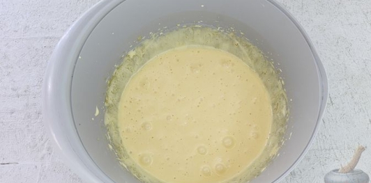 Фото приготовления рецепта: Пасхальные бабы на сливках и желтках - шаг №7