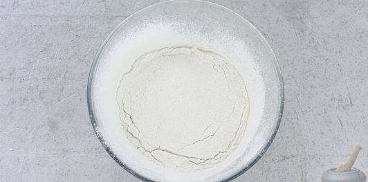 Фото приготовления рецепта: Пасхальные бабы на сливках и желтках - шаг №3