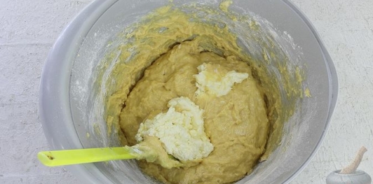 Фото приготовления рецепта: Пасхальные бабы на сливках и желтках - шаг №12