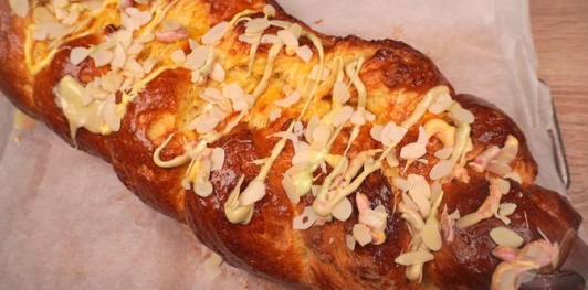 Фото приготовления рецепта: Пасхальный чорег (турецкий кулич-косичка) - шаг №32