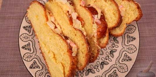 Фото приготовления рецепта: Пасхальный чорег (турецкий кулич-косичка) - шаг №33