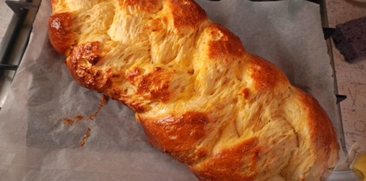 Фото приготовления рецепта: Пасхальный чорег (турецкий кулич-косичка) - шаг №29