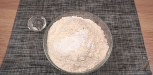 Фото приготовления рецепта: Печенье "Крылья ангела" (на кефире) - шаг №4