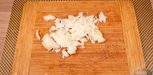 Фото приготовления рецепта: Пирожки-лепёшки со шпинатом и сыром (на сковороде) - шаг №8