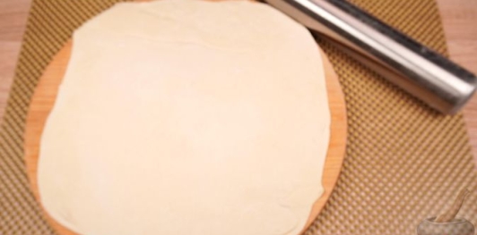 Фото приготовления рецепта: Пирожки-лепёшки со шпинатом и сыром (на сковороде) - шаг №22