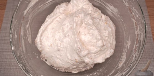 Фото приготовления рецепта: Рулет "Будапештский" - шаг №8