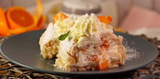 Фото приготовления рецепта: Рулет "Будапештский" - шаг №25