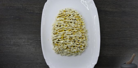 Фото приготовления рецепта: Салат "Пасхальный цыплёнок" - шаг №16