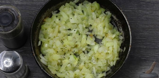 Фото приготовления рецепта: Салат "Пасхальный цыплёнок" - шаг №7