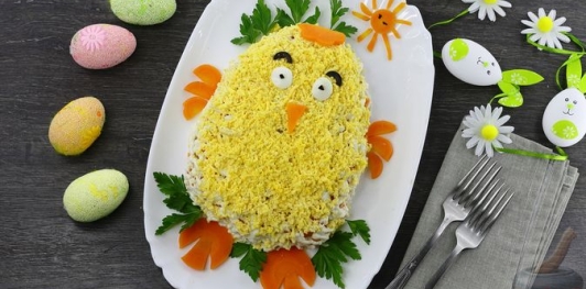 Фото приготовления рецепта: Салат "Пасхальный цыплёнок" - шаг №24