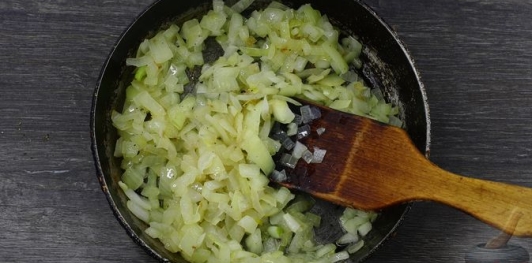 Фото приготовления рецепта: Салат "Пасхальный цыплёнок" - шаг №8