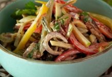 Салат «Пражский» с говядиной, перцем и яблоком