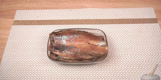 Фото приготовления рецепта: Салат "Селёдка под шубой" по-польски - шаг №5