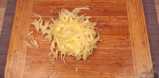 Фото приготовления рецепта: Салат "Селёдка под снегом" - шаг №11