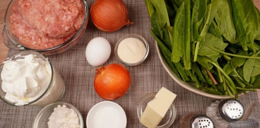 Фото приготовления рецепта: Щавелевый крем-суп с фрикадельками - шаг №1