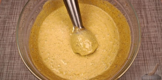 Фото приготовления рецепта: Щавелевый крем-суп с фрикадельками - шаг №15