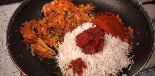 Фото приготовления рецепта: Щецинский паприкаш - шаг №10