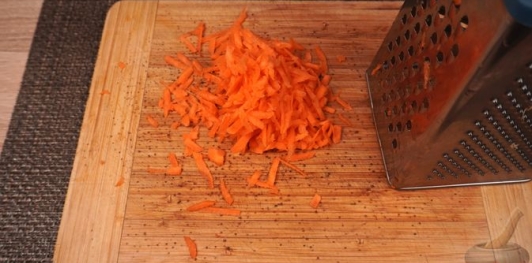 Фото приготовления рецепта: Щецинский паприкаш - шаг №4