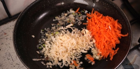 Фото приготовления рецепта: Щецинский паприкаш - шаг №6