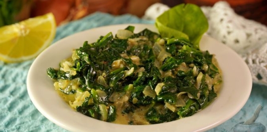 Фото приготовления рецепта: Шпинат, тушенный со сливками - шаг №14