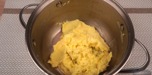 Фото приготовления рецепта: Сочни из мяса с картошкой - шаг №8