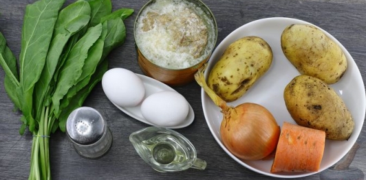 Фото приготовления рецепта: Суп из щавеля с тушёнкой - шаг №1