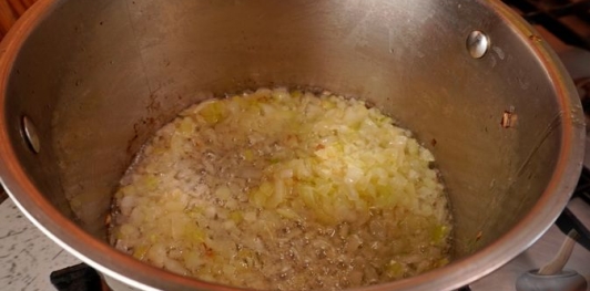 Фото приготовления рецепта: Суп с фаршем и рисом - шаг №4