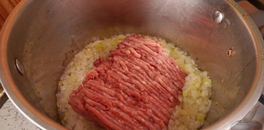 Фото приготовления рецепта: Суп с фаршем и рисом - шаг №5