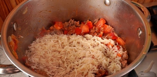 Фото приготовления рецепта: Суп с фаршем и рисом - шаг №13