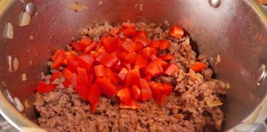 Фото приготовления рецепта: Суп с фаршем и рисом - шаг №9