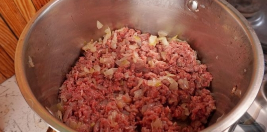 Фото приготовления рецепта: Суп с фаршем и рисом - шаг №6